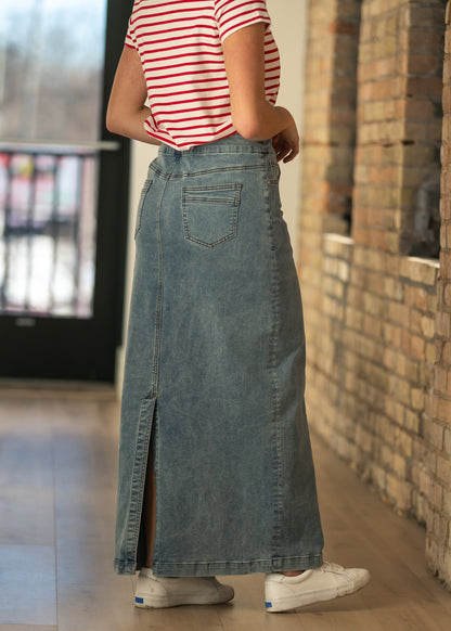 Donna Classic Wash Maxi Denim Skirt